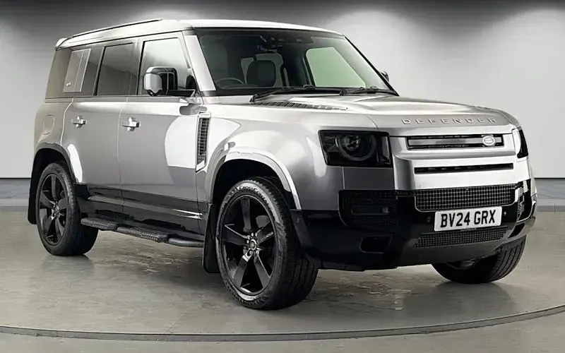 Used Land Rover Defender SE Dynamic 250 HP (183 kW) 2024 SUV