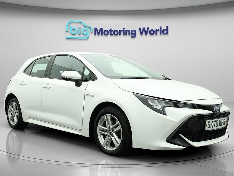 White Used 2020 Toyota Corolla Hatchback | £14,700 (Good price) - Image 1/4