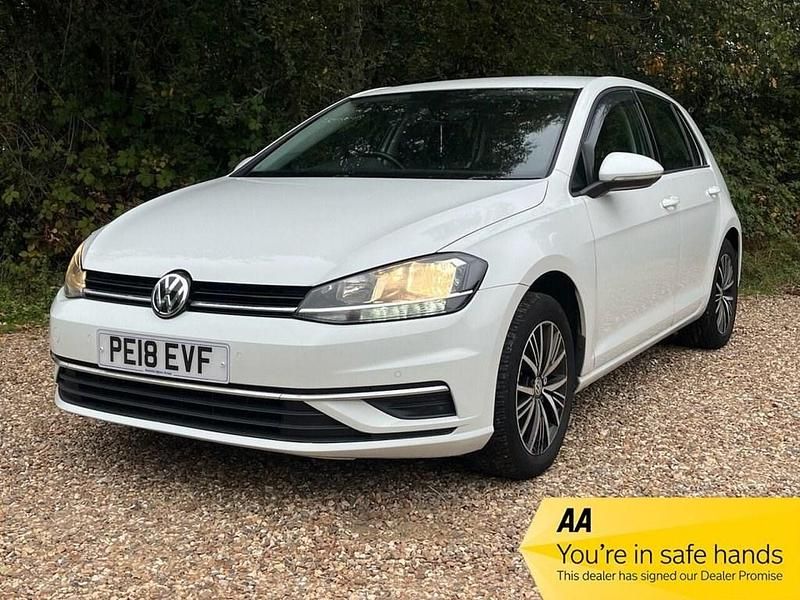 White Used 2018 VW Golf VII SE Hatchback | £9,750 (Good price) - Image 1/4