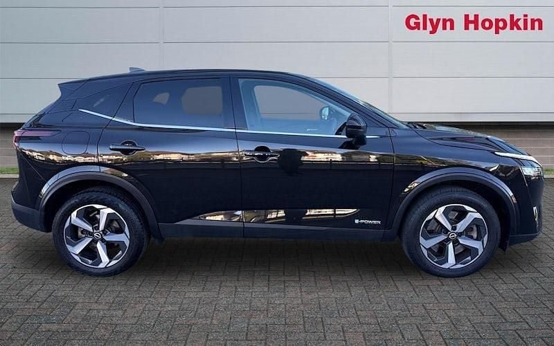 Used Nissan Qashqai N-Connecta 190 HP (139 kW) 2023 Black SUV