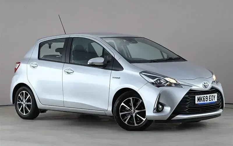 Second-hand Toyota Yaris Hybrid 101 CP (74 kW) 2019 Hatchback