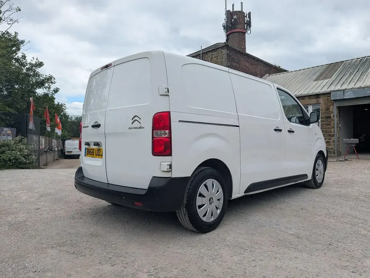 Used Citroën Dispatch 2019 White MPV