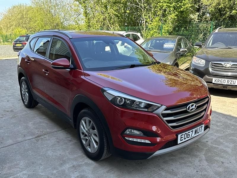 Used Hyundai Tucson SE 141 HP (103 kW) 2017 Red SUV