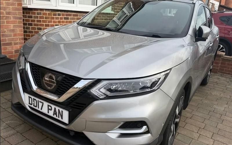 Used Nissan Qashqai Tekna 116 HP (85 kW) 2017 Silver SUV