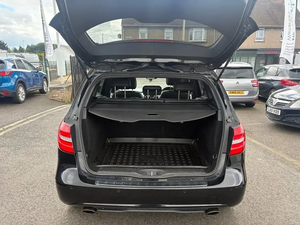 Used Mercedes B200 136 HP (100 kW) 2013 Black Hatchback