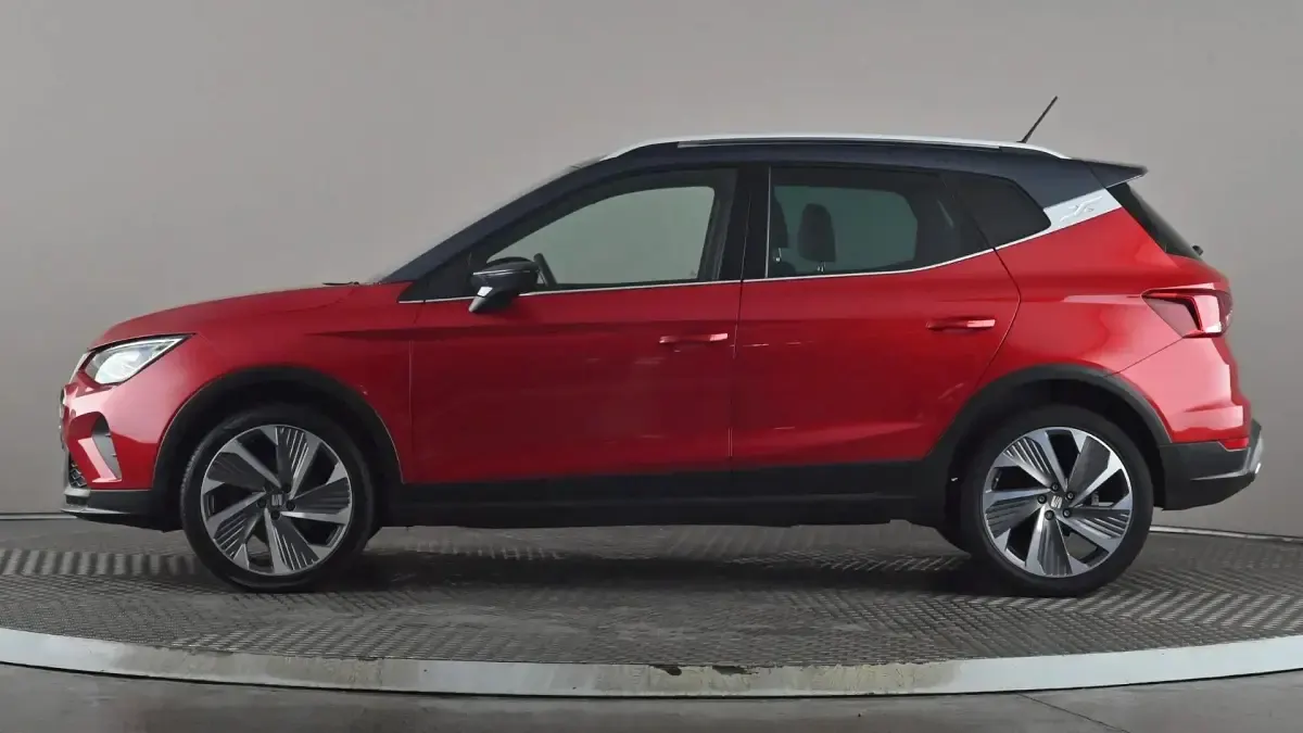 Used Seat Arona FR 110 HP (80 kW) 2023 Red SUV