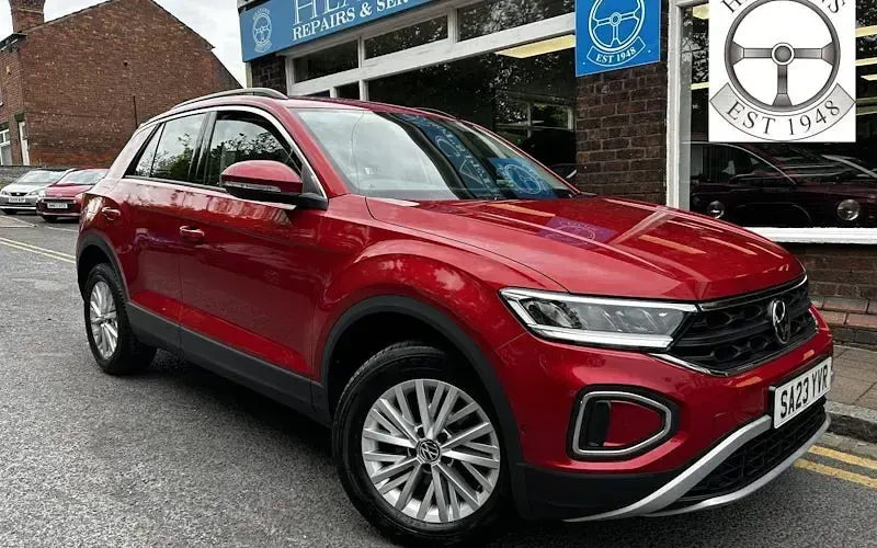 Second-hand VW T-Roc Life 150 CP (110 kW) 2023 SUV