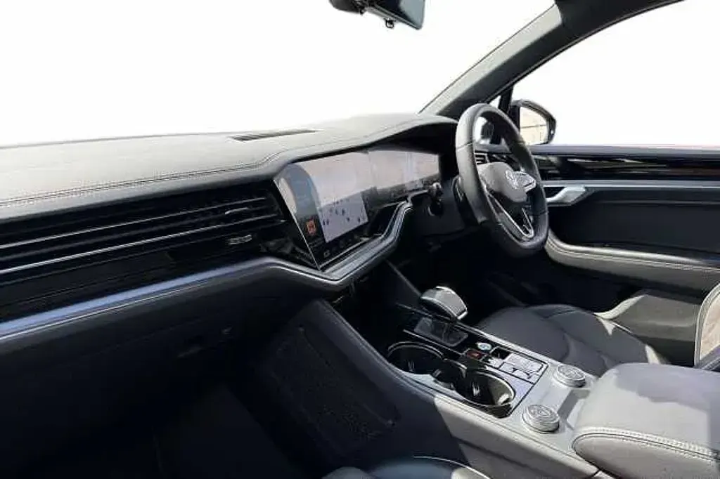 Used VW Touareg Black Edition 286 HP (210 kW) 2024 Grey SUV
