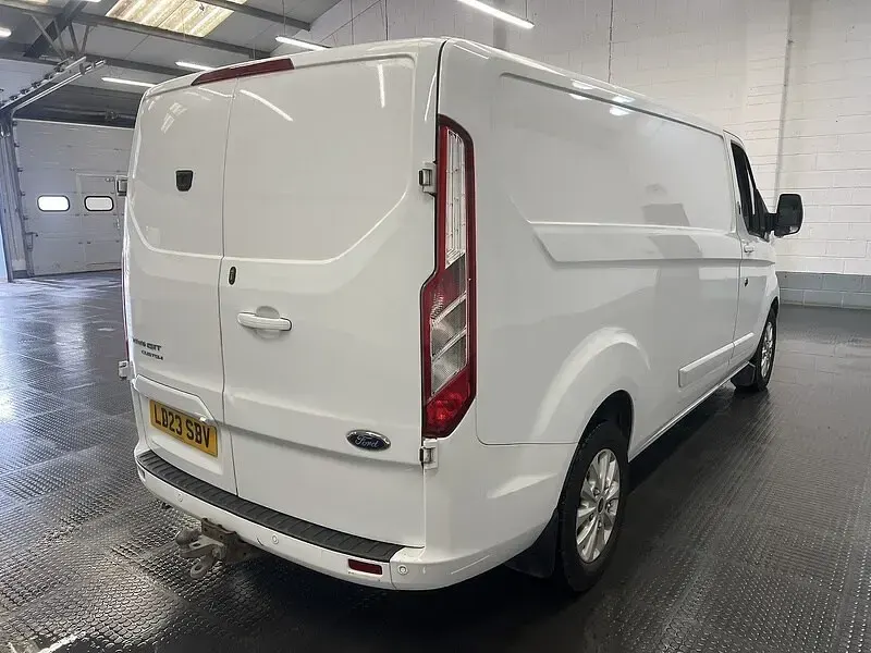 Used Ford Transit Custom Limited 130 HP (95 kW) 2023 White Van