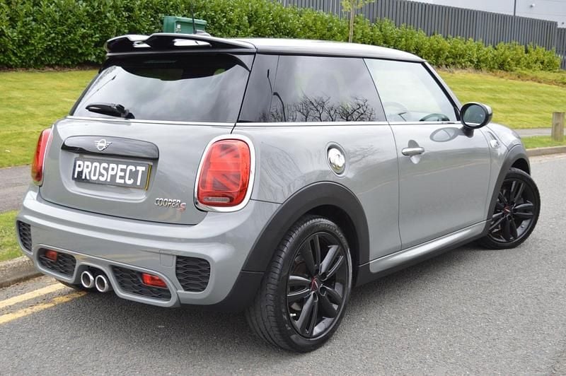 Used Mini Cooper S Hatch 2020 Moonwalk grey metallic Hatchback