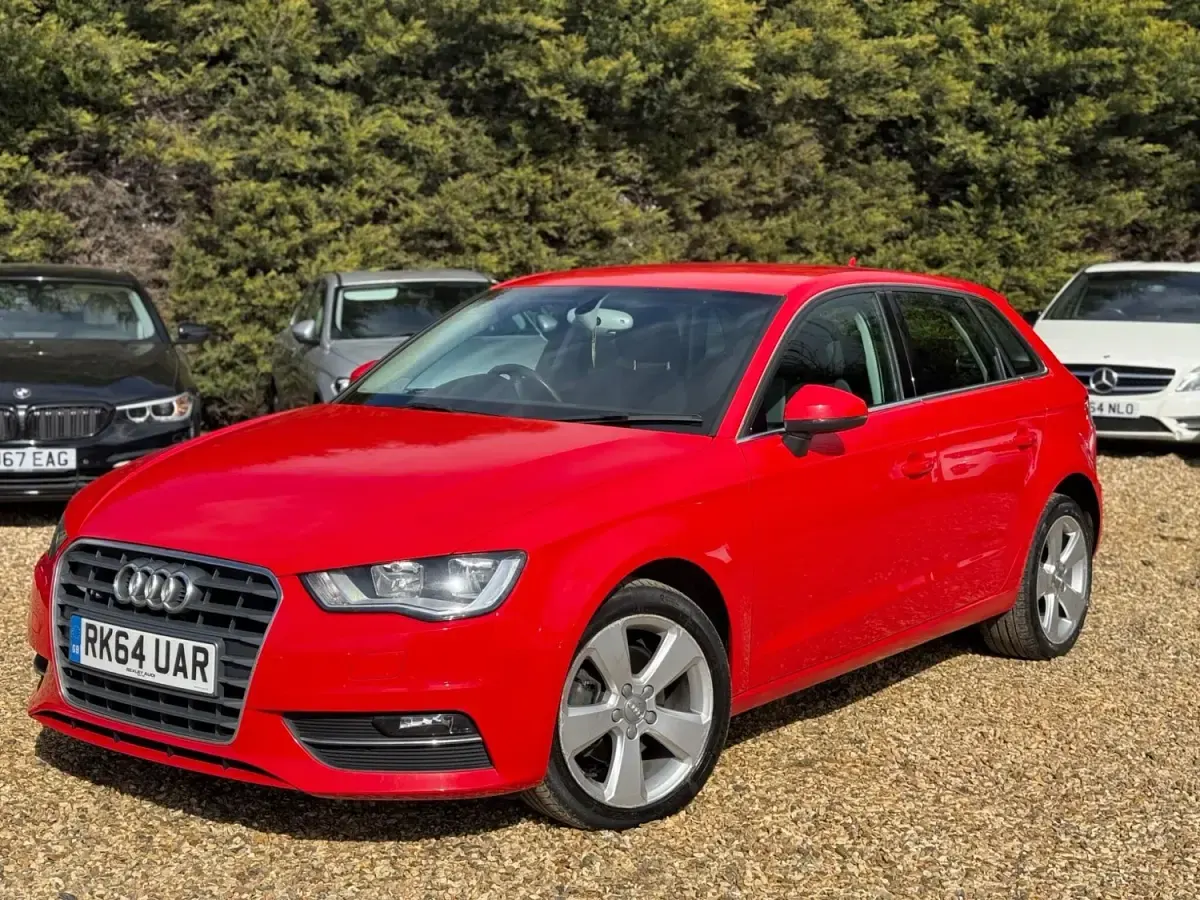 Używany Audi A3 Sport 150 KM (110 kW) 2014 Czerwony Hatchback