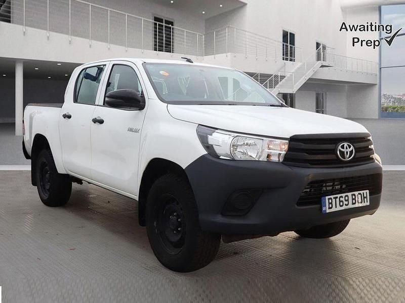 White Used 2020 Toyota HiLux Active Pickup | £17,950 (Super price) - Image 1/4