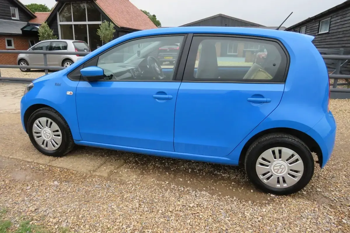 Used VW up! move up! 60 HP (44 kW) 2014 Blue Hatchback
