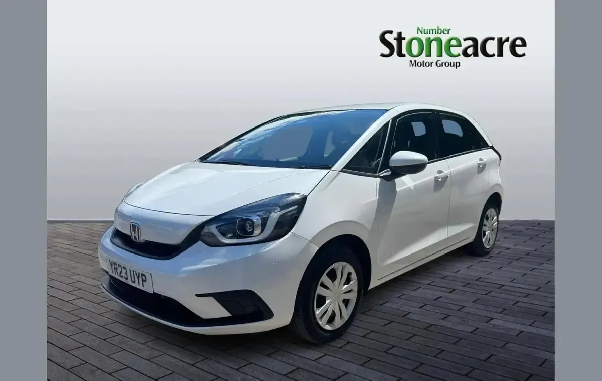 Second-hand Honda Jazz Hybrid 107 CP (78 kW) 2023 Alb Hatchback