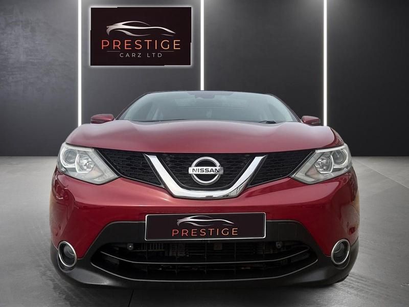 Used Nissan Qashqai Acenta Premium 130 HP (95 kW) 2014 Red SUV