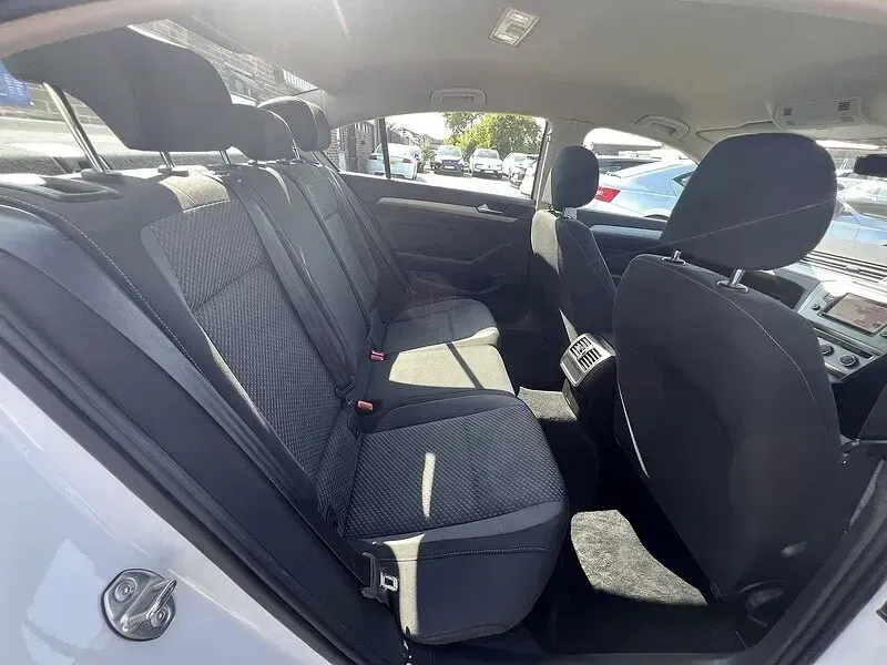 Used VW Passat S 148 HP (108 kW) 2017 White Sedan