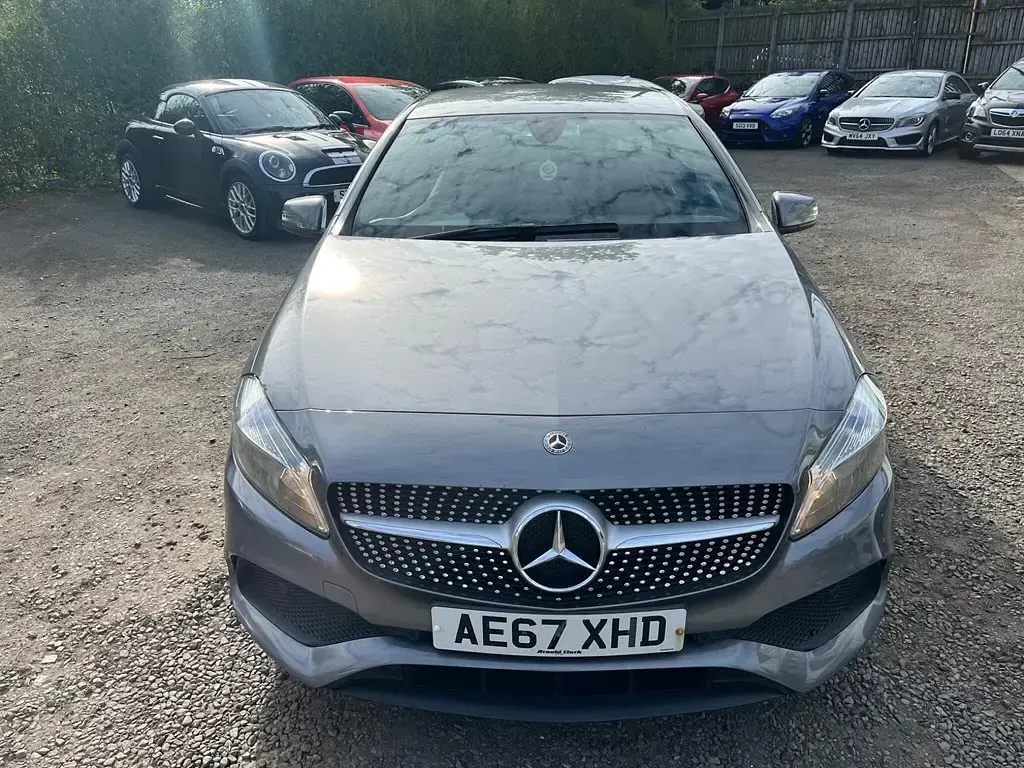 Usado Mercedes A200 Executive 2017 Cinzento Citadino