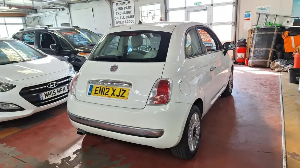 Second-hand Fiat 500 Lounge 69 CP (50 kW) 2012 Alb Hatchback