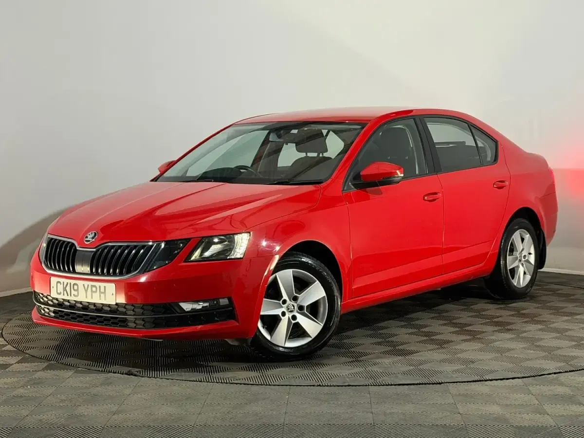 Begagnad Skoda Octavia SE 115 HK (84 kW) 2019 Röd Halvkombi