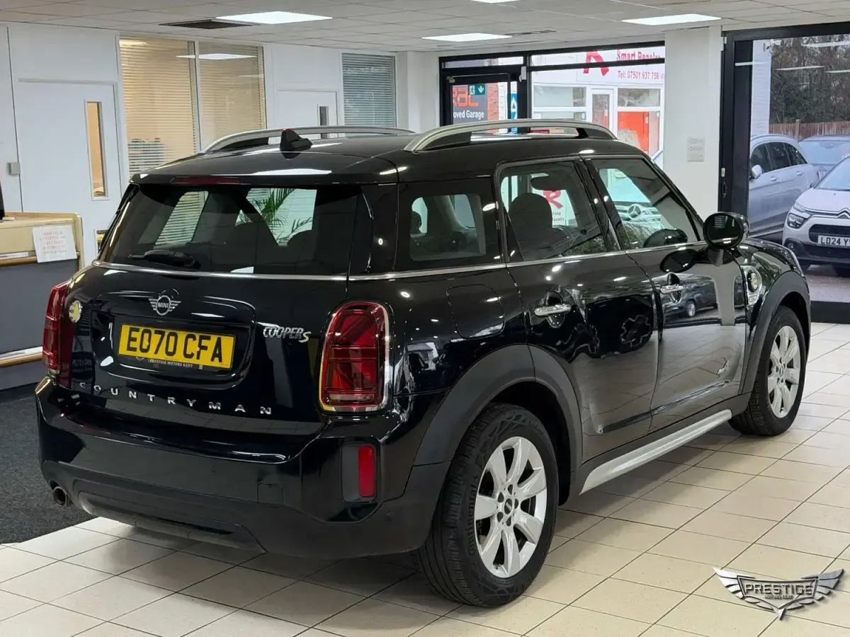 Begagnad Mini Cooper Countryman Classic 2020 Svart SUV