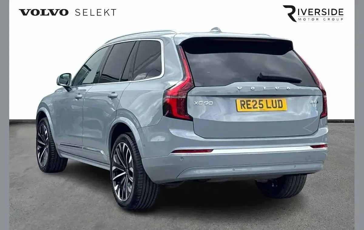 Usado Volvo XC90 Ultra 455 HP (334 kW) 2025 Cinzento SUV