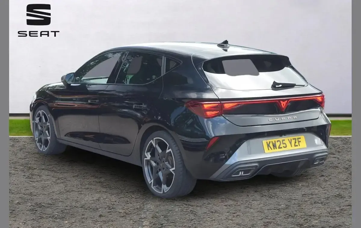 Used Cupra Leon 147 HP (108 kW) 2025 Black Hatchback