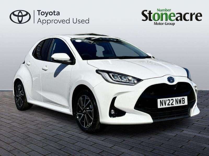 White Used 2022 Toyota Yaris Hybrid Design Hatchback | £16,300 (Good price) - Image 1/4