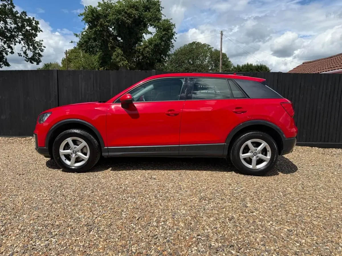 Used Audi Q2 Basis 150 HP (110 kW) 2016 Red SUV