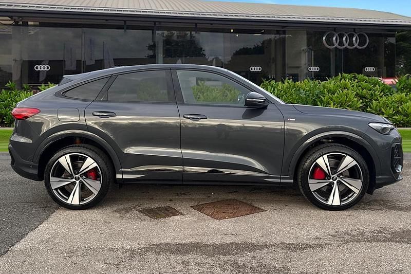 New Audi Q5 Sportback Advanced 204 HP (150 kW) 2025 Grey SUV