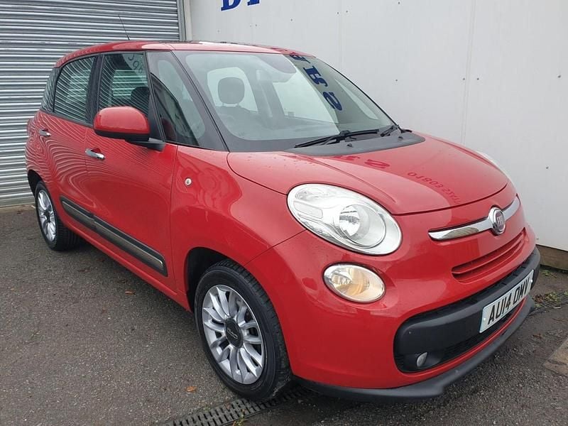 Red Used 2014 Fiat 500L Lounge MPV | £4,500 (Fair price) - Image 1/3