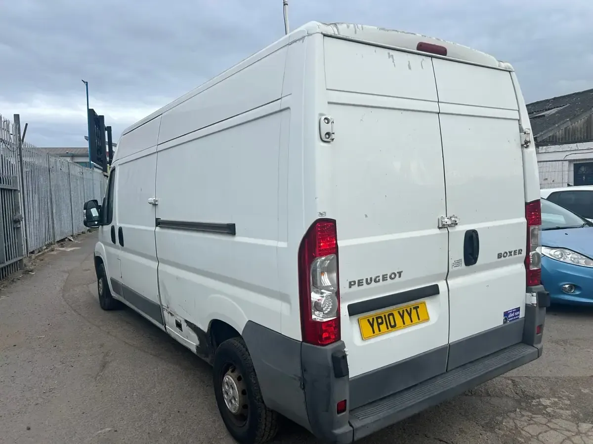 Käytetty Peugeot Boxer 120 HP (88 kW) 2010 Valkoinen Van