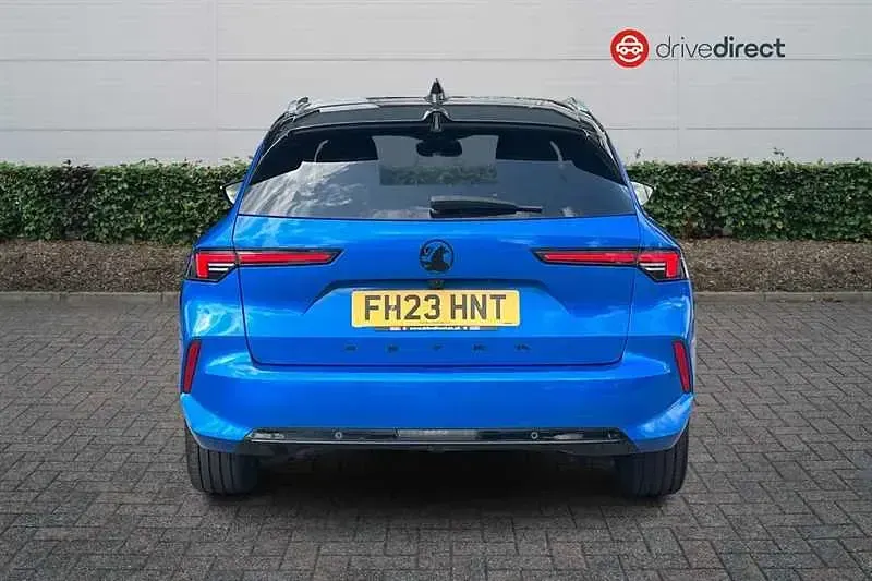 Used Vauxhall Astra S 130 HP (95 kW) 2023 Blue Estate