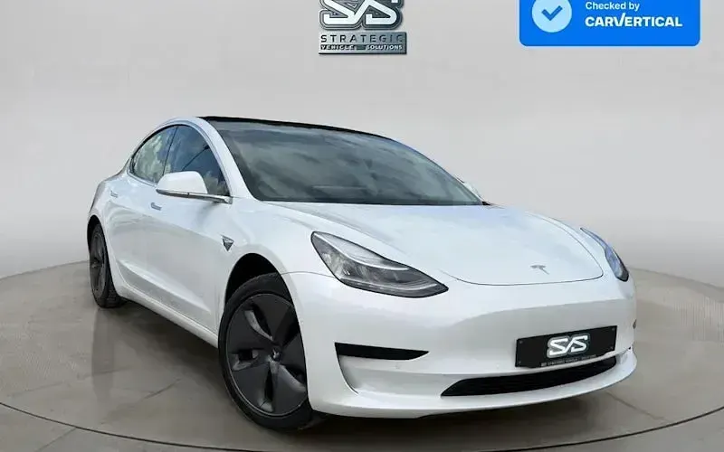 Używany Tesla Model 3 Standard Range 180 kW (245 KM) 2021 Sedan/Limuzyna