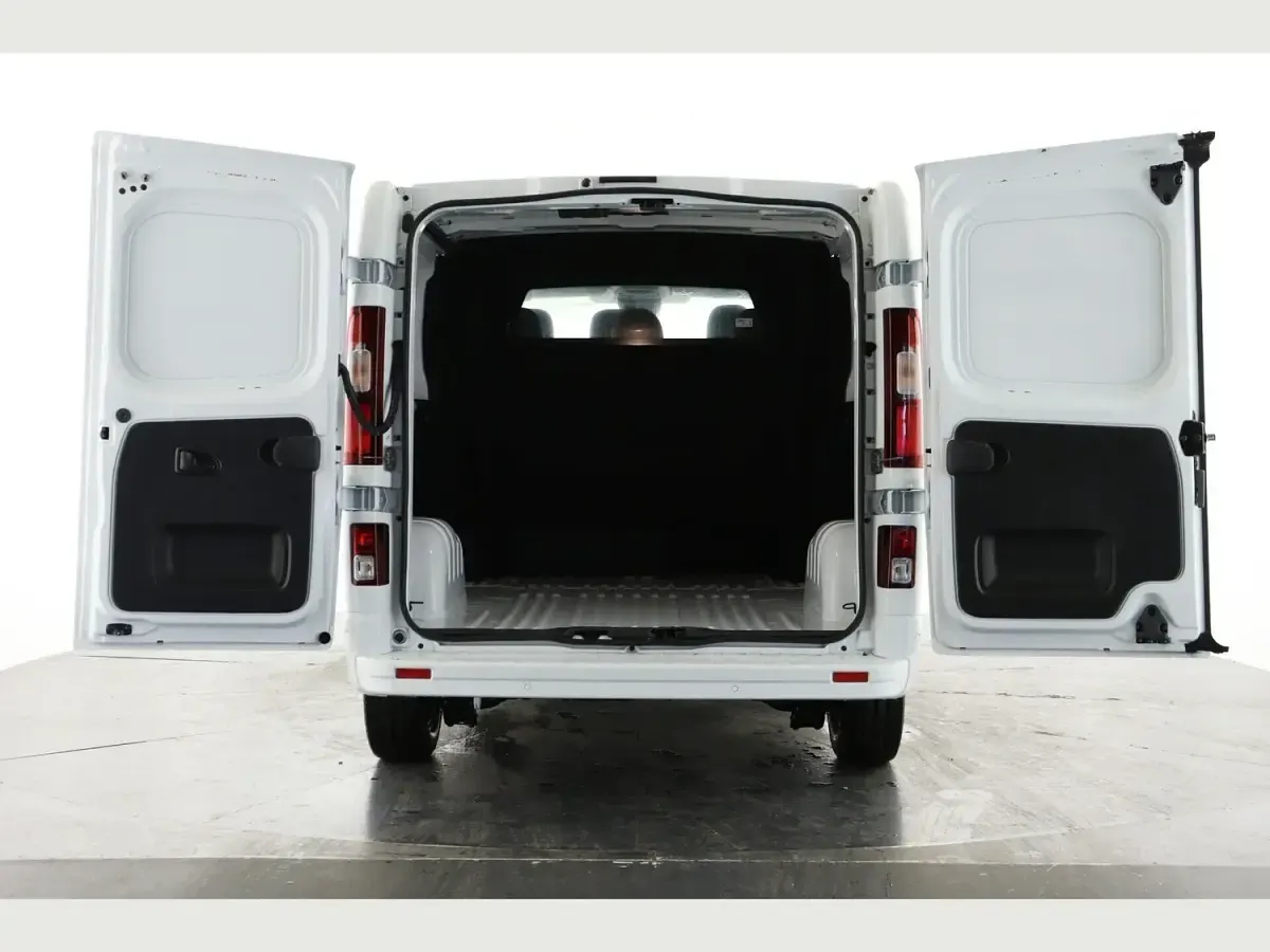 New Renault Trafic 2026 White