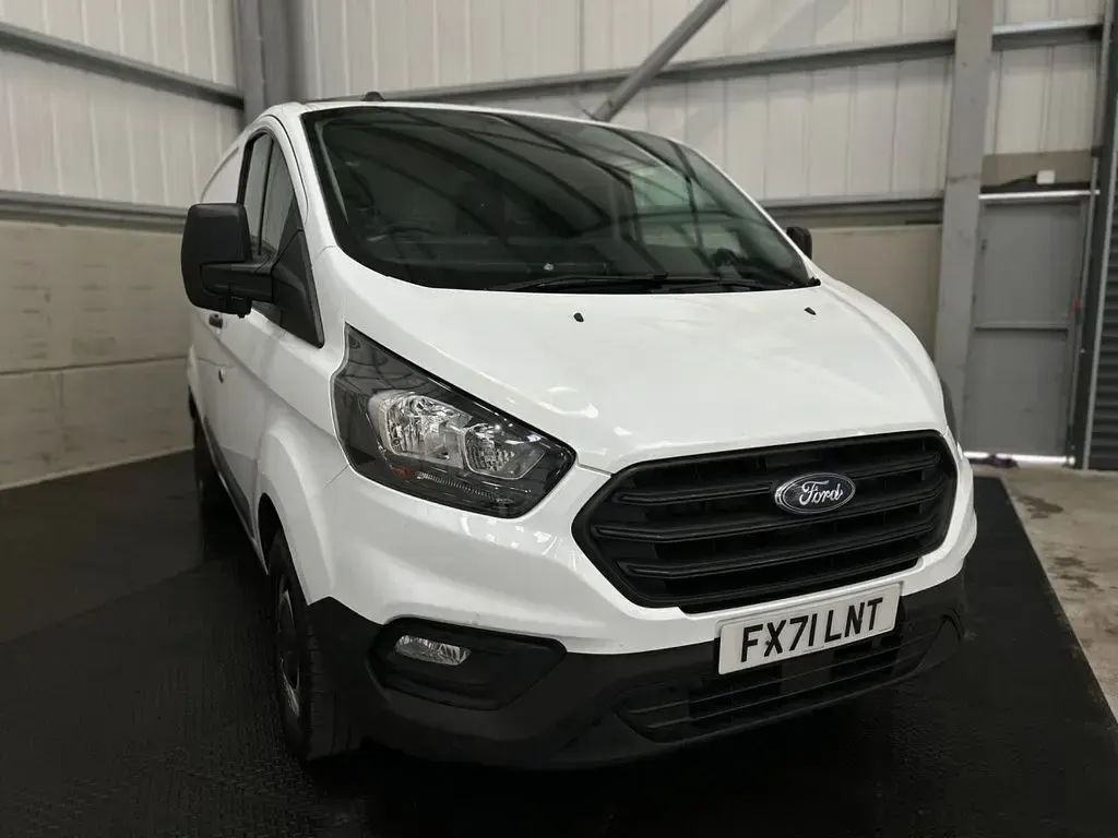Used Ford Transit Custom 105 HP (77 kW) 2021 White Van