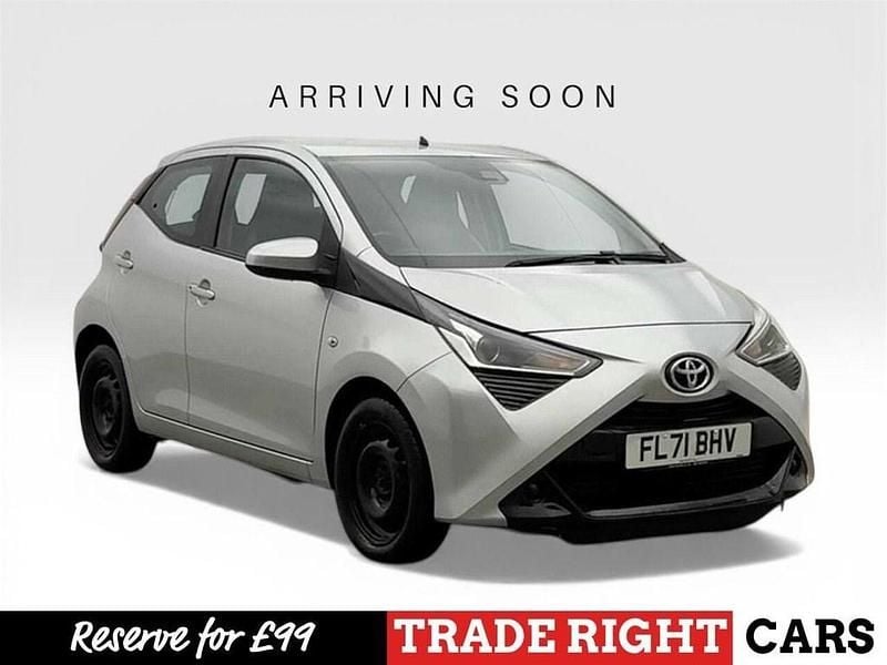 Used Toyota Aygo X-play 69 HP (50 kW) 2021 Silver Hatchback