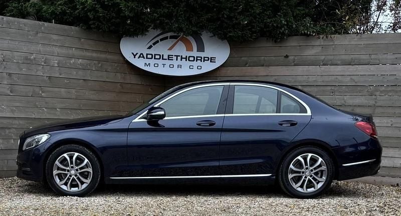 Used Mercedes C200 184 HP (135 kW) 2014 Blue Sedan