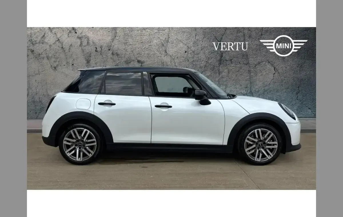Used Mini Cooper Classic 150 kW (204 HP) 2025 White Hatchback