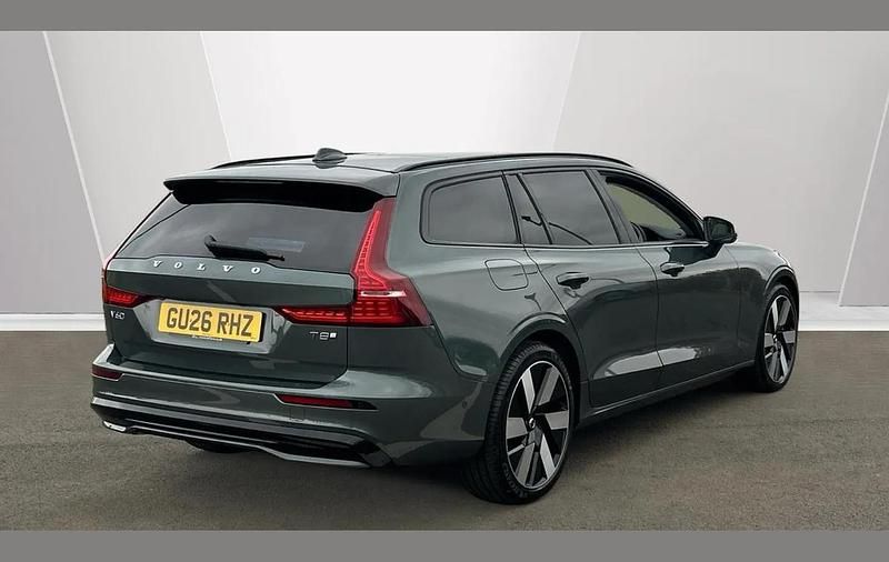 New Volvo V60 Ultra 449 HP (330 kW) 2026 Green Estate