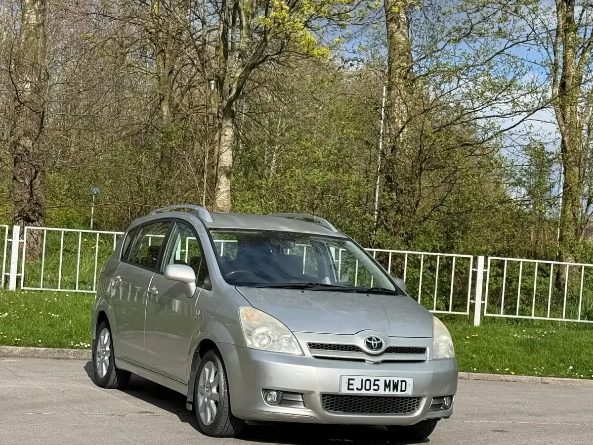 Used Toyota Corolla Verso 2005 Silver MPV