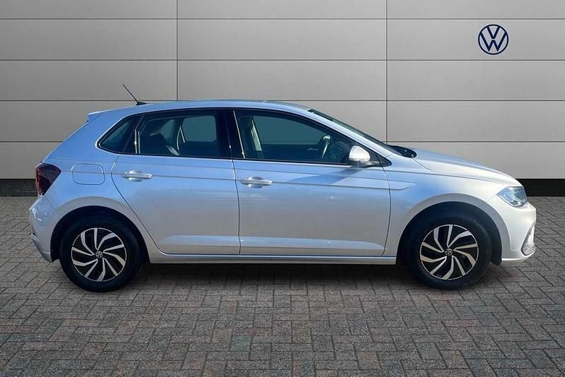 Used VW Polo Life 95 HP (69 kW) 2023 Silver Hatchback
