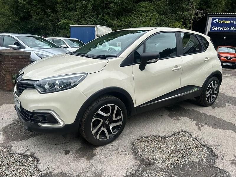 Second-hand Renault Captur Dynamique 90 CP (66 kW) 2017 Alb SUV