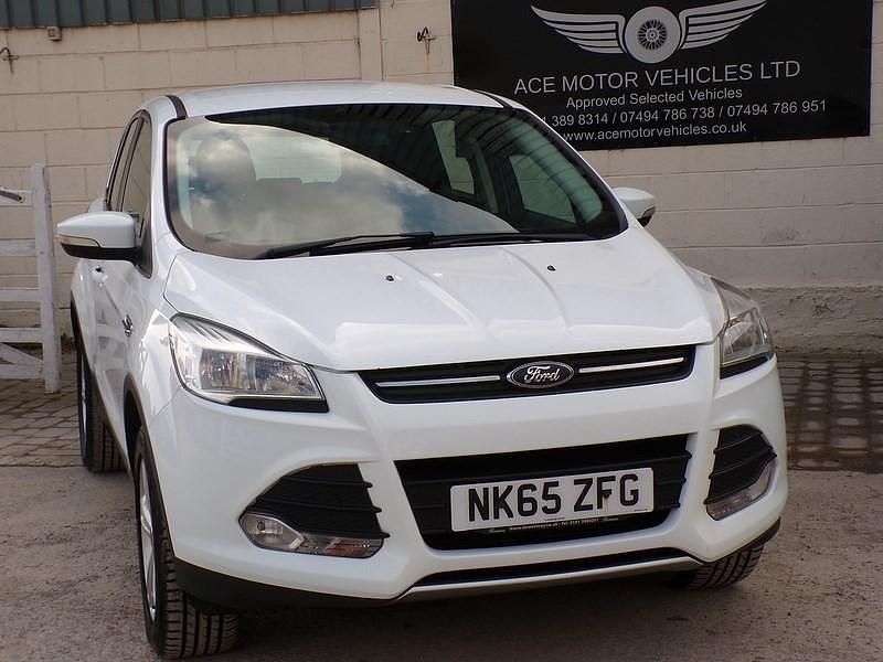Begagnad Ford Kuga Zetec 2015 Vit SUV