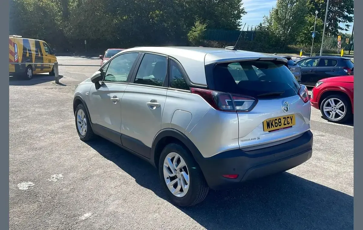 Used Vauxhall Crossland X 83 HP (61 kW) 2019 Silver SUV