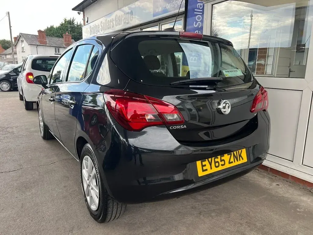 Used Vauxhall Corsa Design Edition 70 HP (51 kW) 2015 Black Hatchback