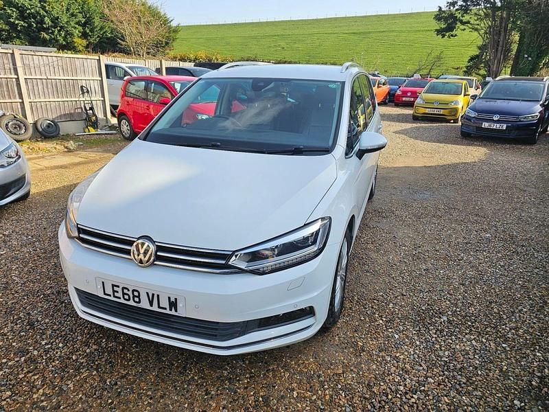 Used VW Touran SEL 150 HP (110 kW) 2026 White MPV