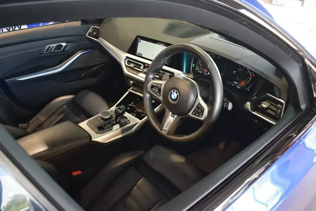 Used BMW 320 M Sport 190 HP (139 kW) 2020 Blue Estate