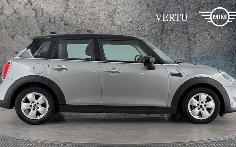 Used Mini Cooper Classic 136 HP (100 kW) 2022 Silver Hatchback