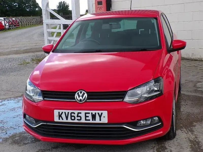 Used VW Polo SEL 90 HP (66 kW) 2015 Red Hatchback