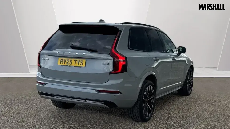 Used Volvo XC90 Plus 250 HP (183 kW) 2025 Metallic  vapour grey SUV